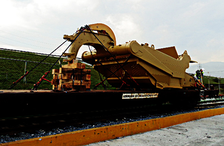 Embarque de maquinaria Caterpillar en Garc&iacute;a, Nuevo Le&oacute;n &mdash; imagen 5 de 6