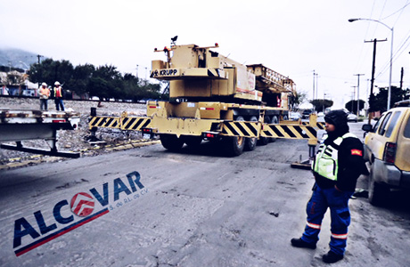 Salvamento de tubos de acero en la v&iacute;a Monterrey &ndash; Matamoros &mdash; imagen 2 de 6