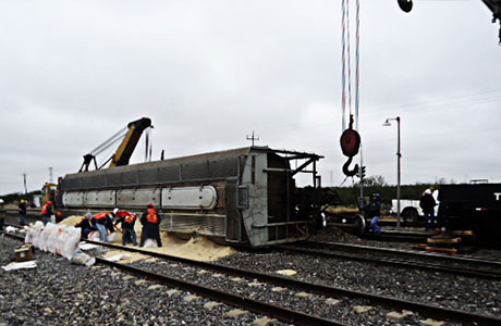 Revisión de carga en góndola ferroviaria